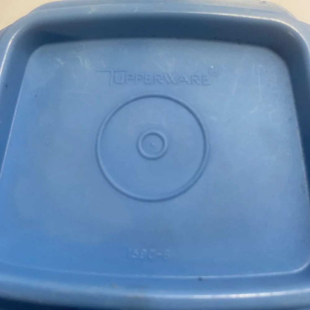Vintage Tupperware Cereal Keeper Blue Lid Pour Spout Clear USA